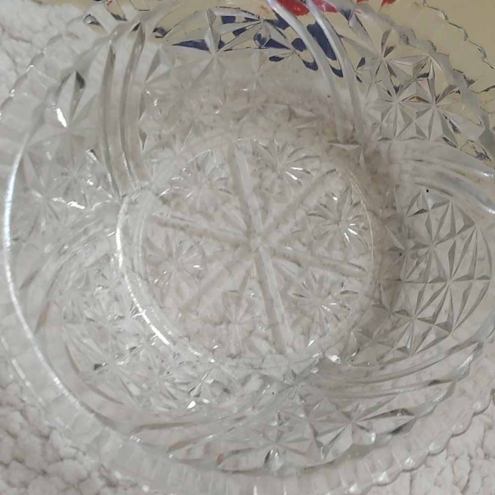 Vintage Serving Bowl - Clear Glass - Picture 4 of 8